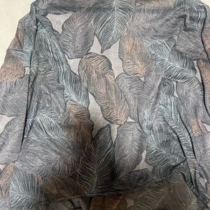 Zara Feather Patterned Top in Gray and Brown